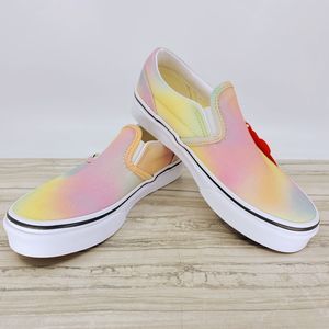 VANS-CLASSIC SLIP ON (WOMENS 7.5 | MENS 6.0)